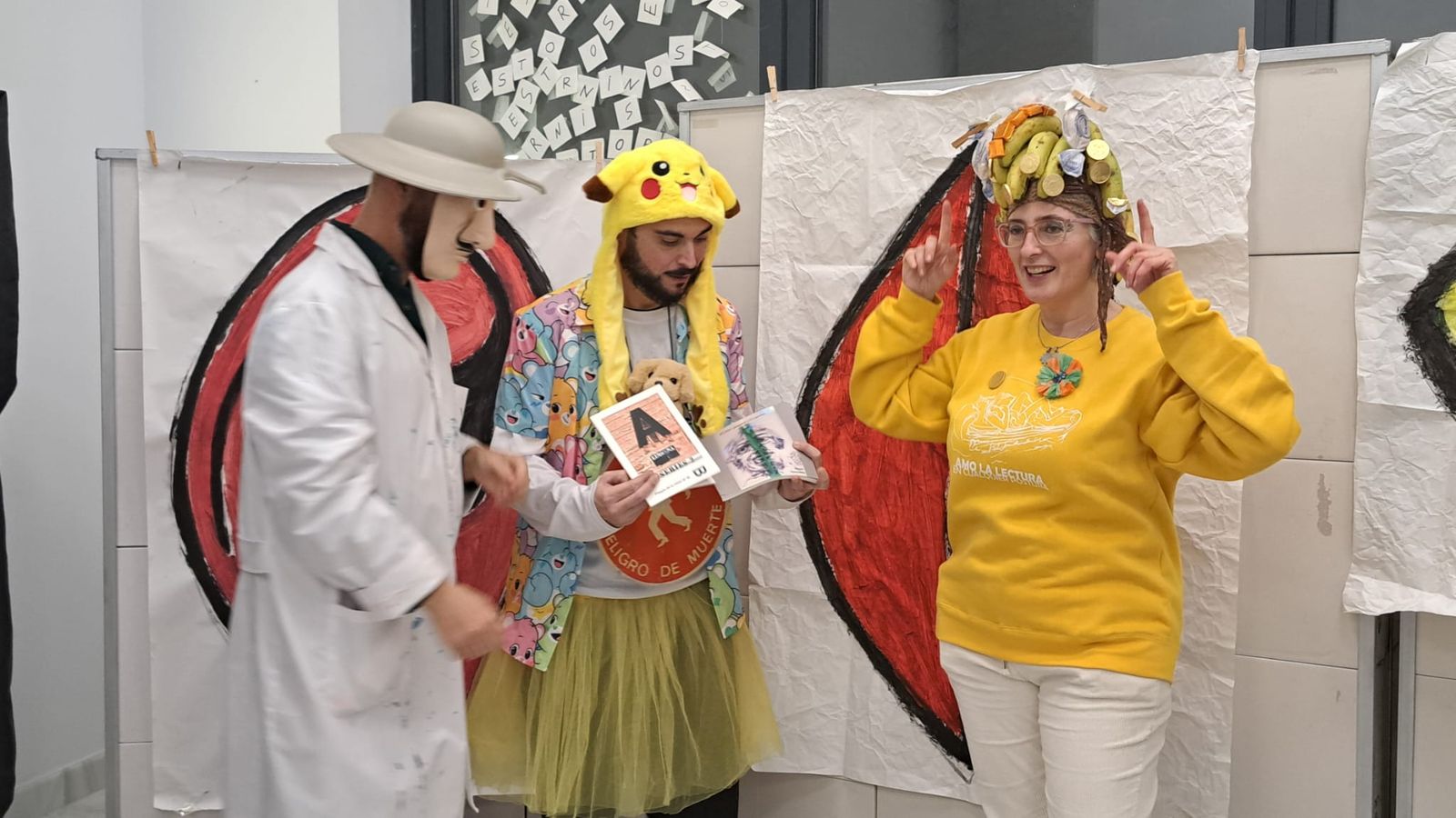 Entrega del premio a Rocío Domínguez.