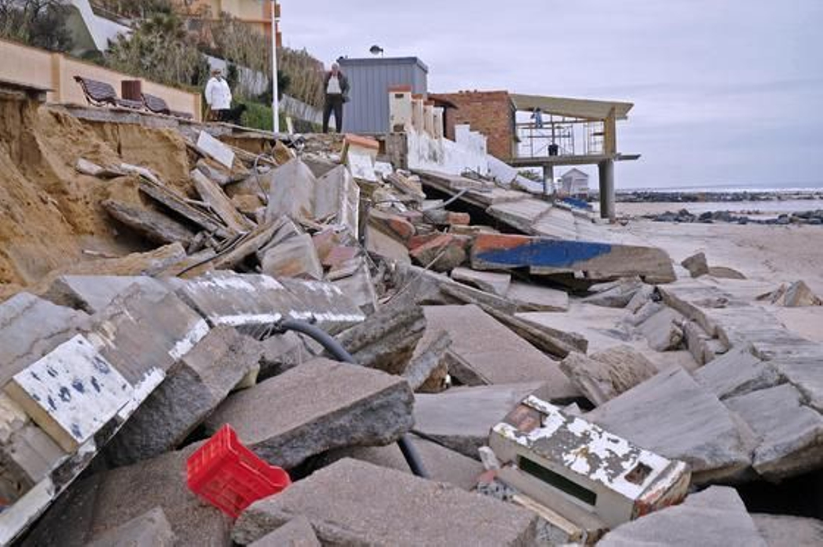Matalascañas está destrozada cuando sólo quedan semanas para Semana Santa.

Foto: Juan Carlos Vázquez