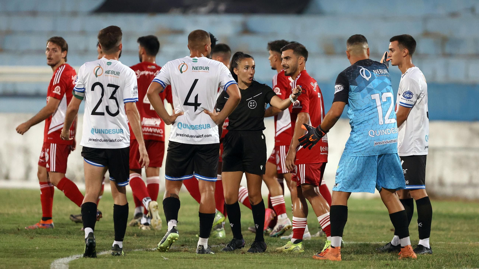 Imágenes del Trofeo Pedro Garrido entre el Jerez Industrial y el Xerez CD