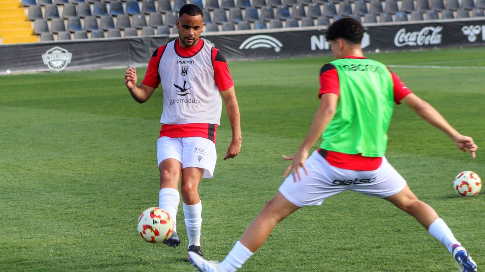 Pablo Ganet, en un calentamiento con el Mérida.