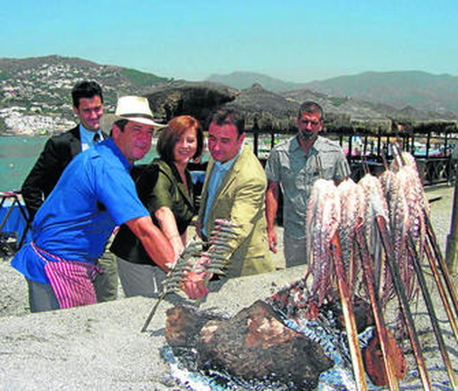 Las playas de Calahonda y Carchuna lucen ya bandera azul