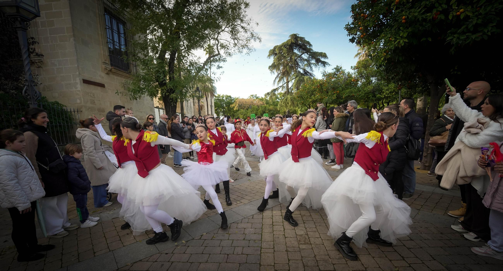 Imágenes del pasacalles Cascanueces en Jerez