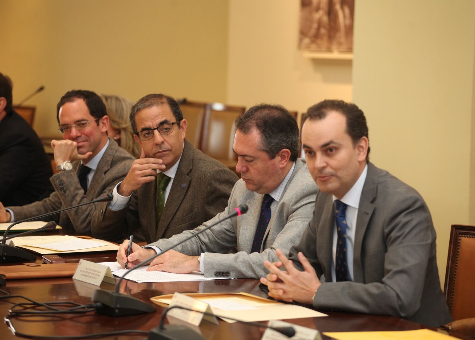José Guadix, director general de Transferencia del Conocimiento; Miguel Ángel Castro, rector de la US; Juan Espadas, alcalde de Sevilla; y Pablo Cortés, director de la Cátedra.