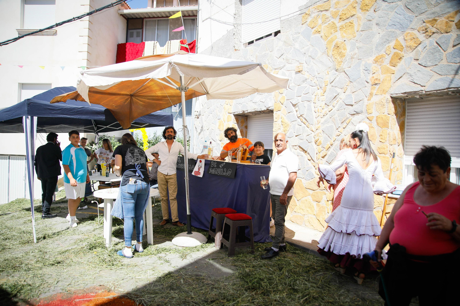 Así es la gran alfombra de serrín para que levite la Virgen de Fátima de Tíjola