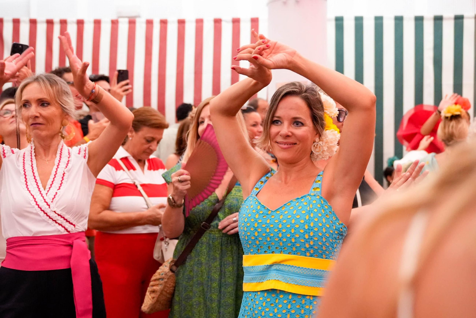 Así bailan en el concurso de sevillanas de La Lola de la fería de Almería