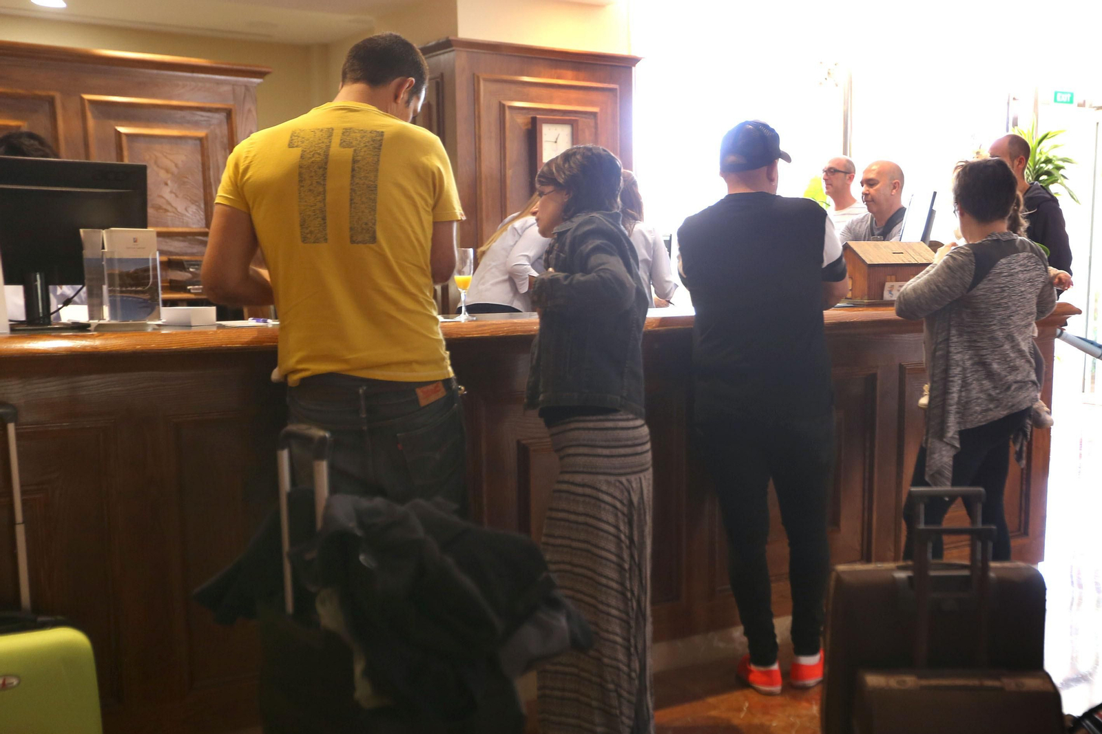 Clientes en la recepción de un hotel del Novo Sancti Petri, en una imagen de archivo.