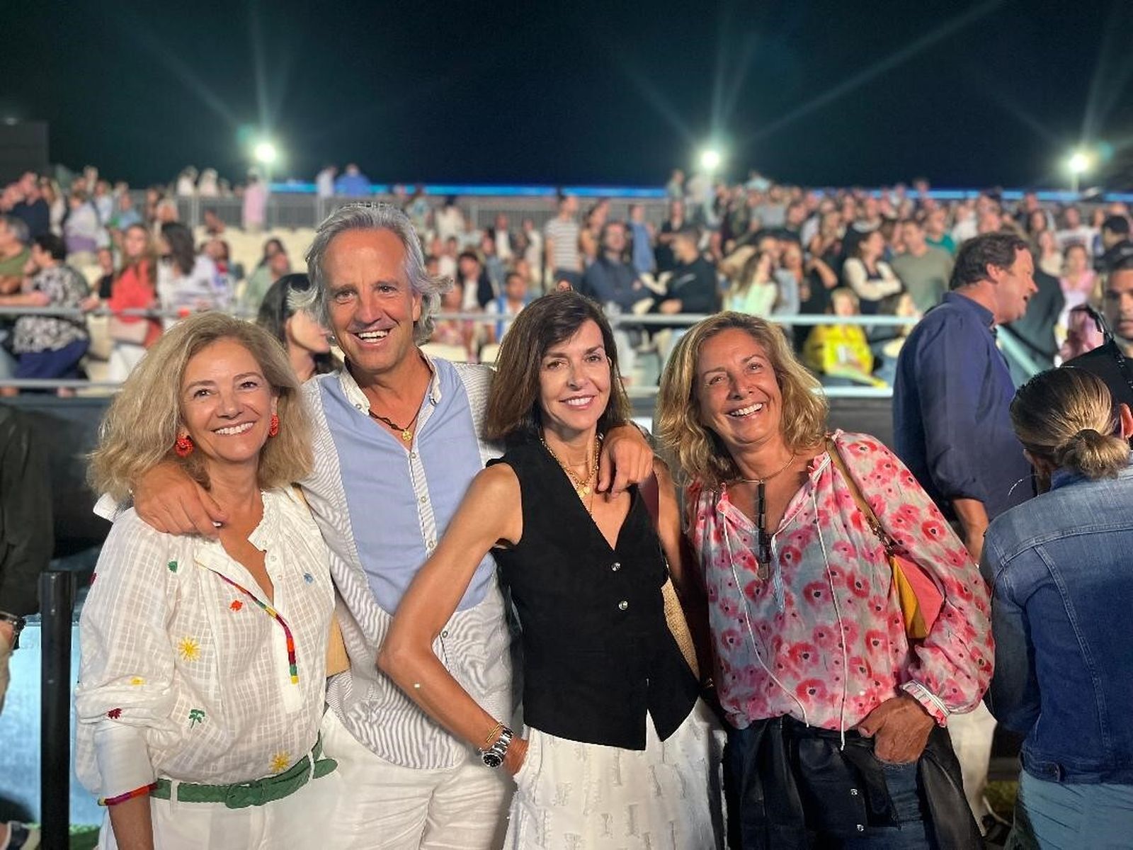 La fotógrafa Anuca Aisa con Ángela Pacheco.