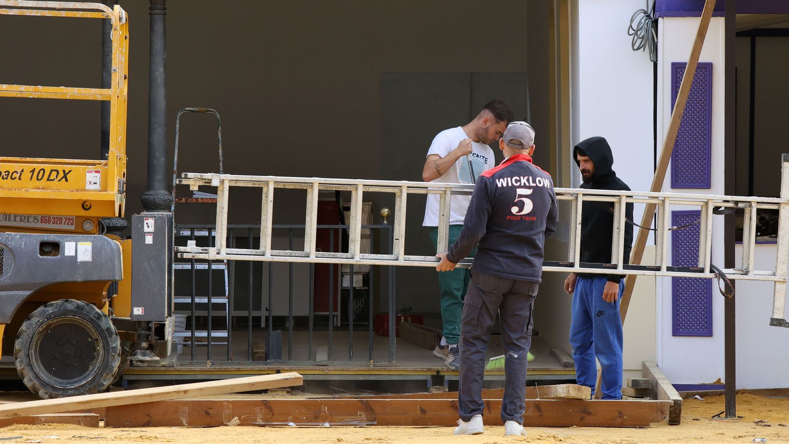 Preparativos en la Feria del Caballo 2024 de Jerez