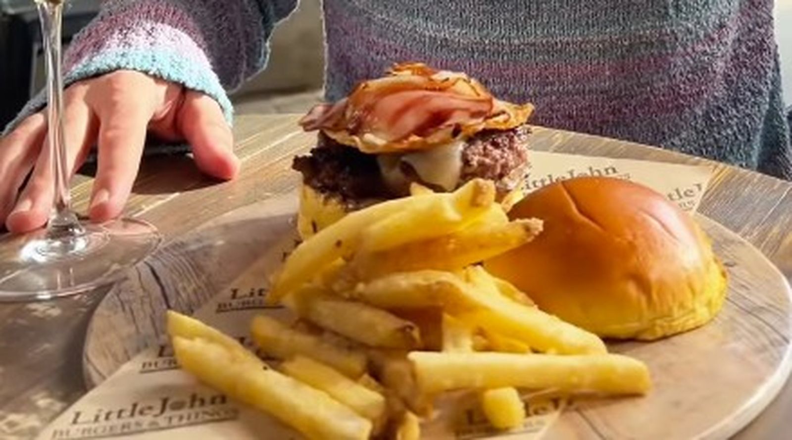 Burger Majareta Franklin, de la hamburguesería Little John, en Rota.