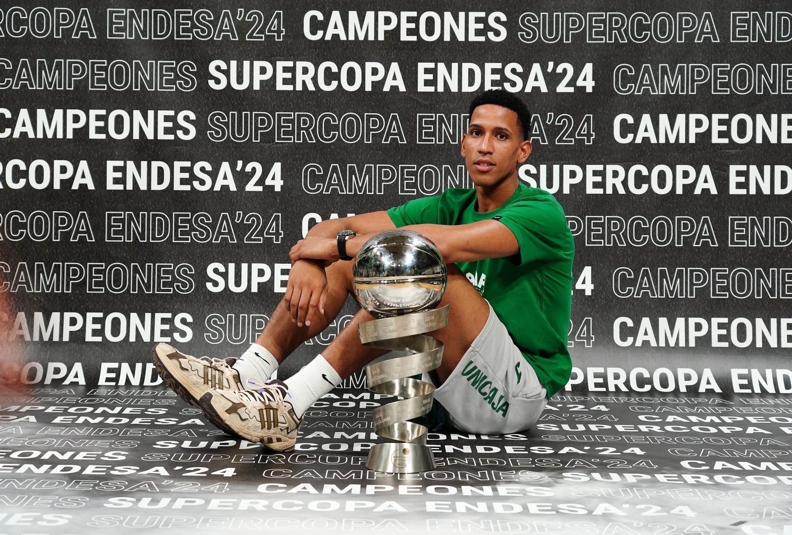 La sesión de fotos de los supercampeones de la ACB