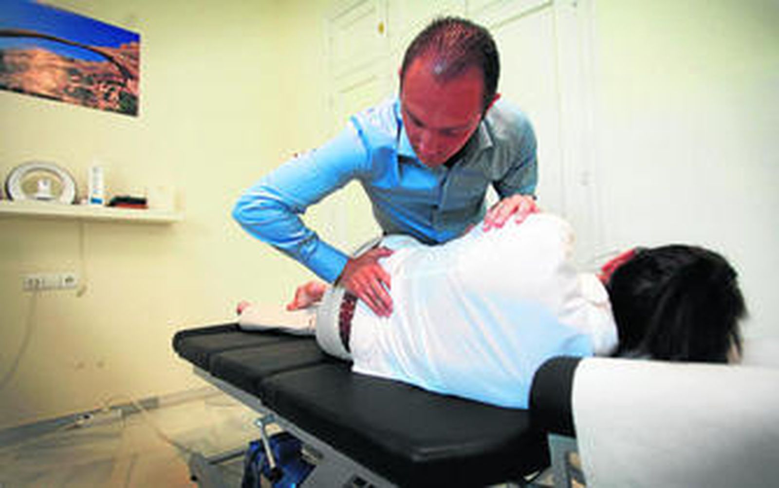 Un ajuste quiropráctico realizado en el 'Espacio Quiropráctico' de Jerez.