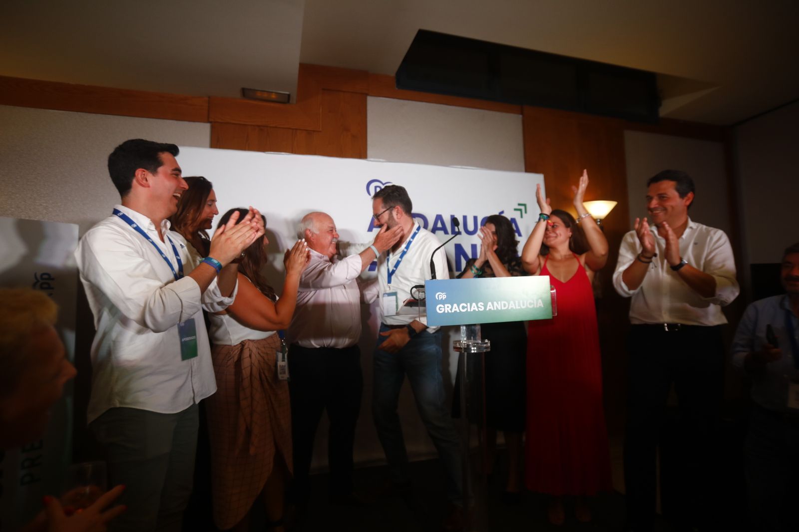 Las fotografías de la fiesta del PP de Córdoba tras su histórica victoria en las elecciones andaluzas
