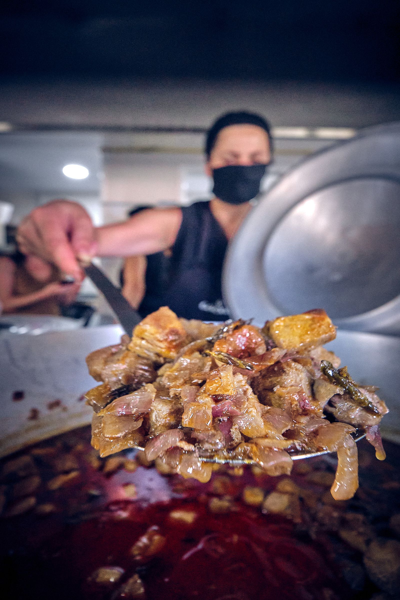 Guiso de atún encebollado en una imagen de archivo.