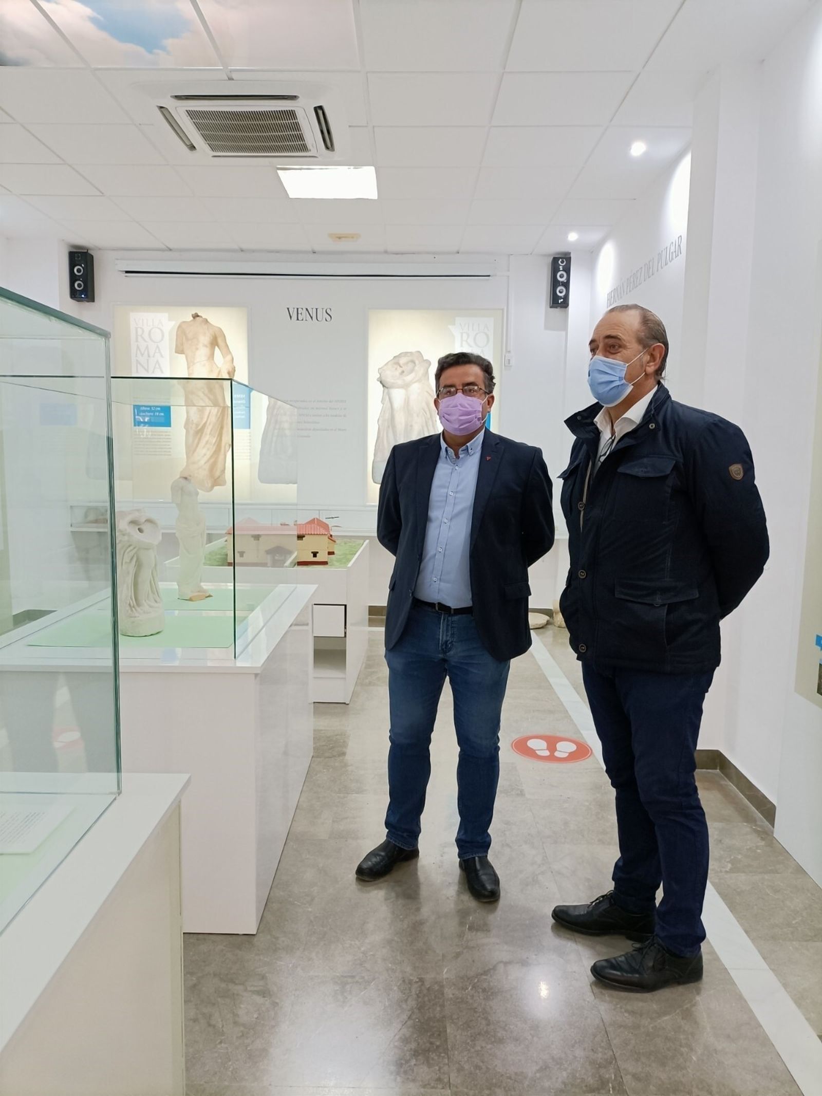 Visita del delegado de Administración Local, Enrique Barchino, a Salar.