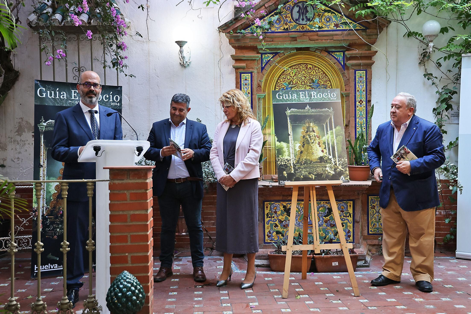 Imágenes de la presentación de la Guía del Rocío 2024 de Huelva Información