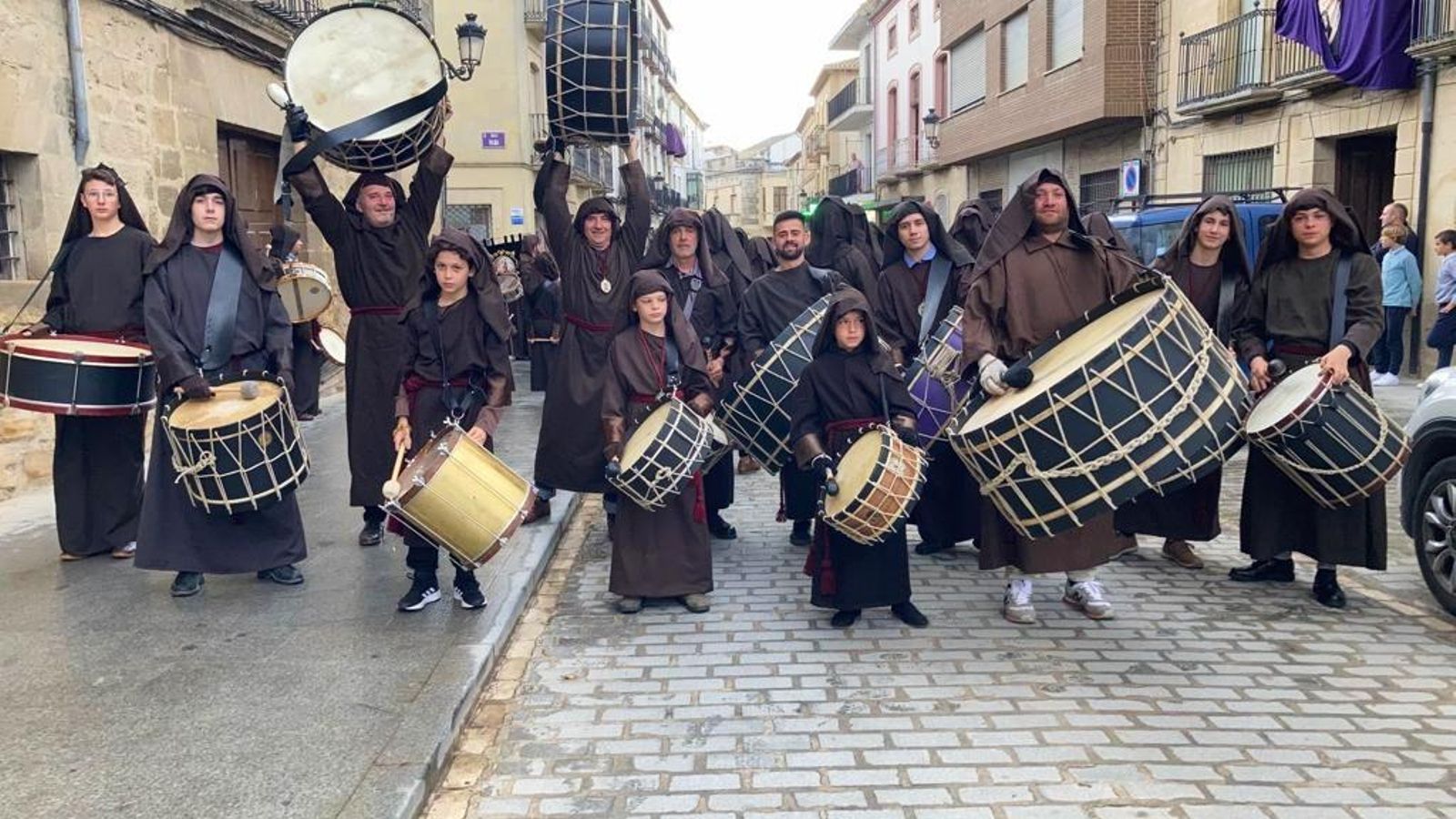 Hay tambores de hasta 90 centímetros e incluso un metro de diámetro.