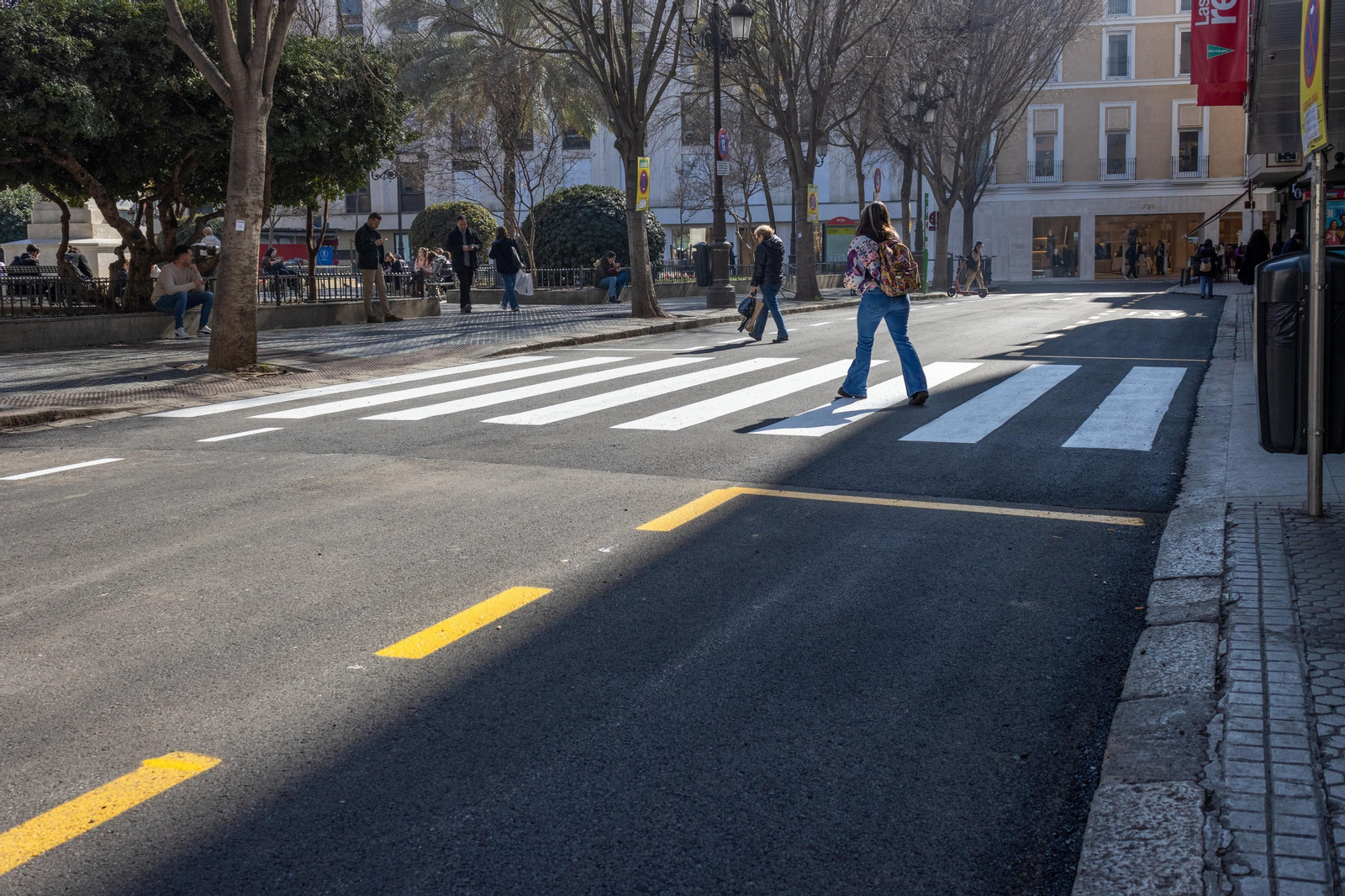 La calzada de la Plaza del Duque tras la obras de repavimentación.