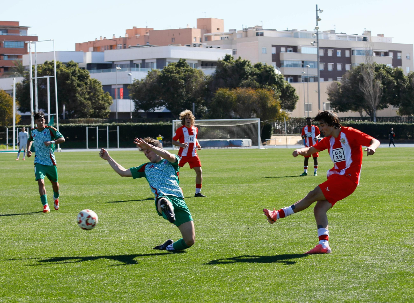 Las imágenes de Segunda RFEF entre Almeria B y recreativo de Granada