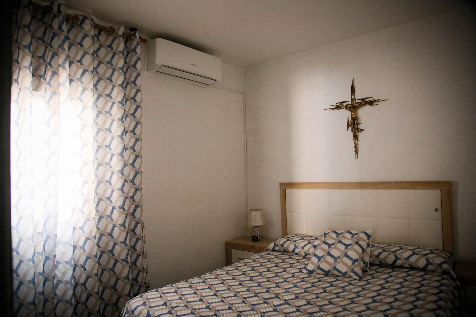 Imágenes de las quejas vecinales ante los cortes de luz en el barrio de pescadería