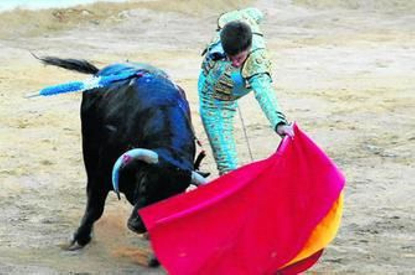 El excelente trazo al natural de David Galván, ayer en la corrida mixta de feria en San Fernando.
