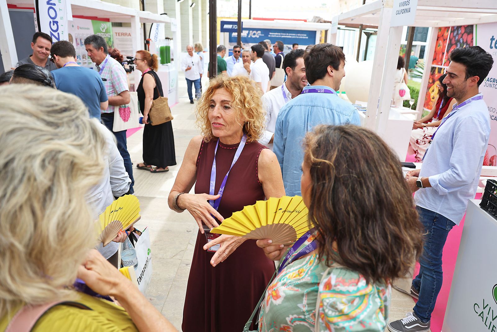 Imágenes del ambiente en el X Congreso de Frutos Rojos de Huelva