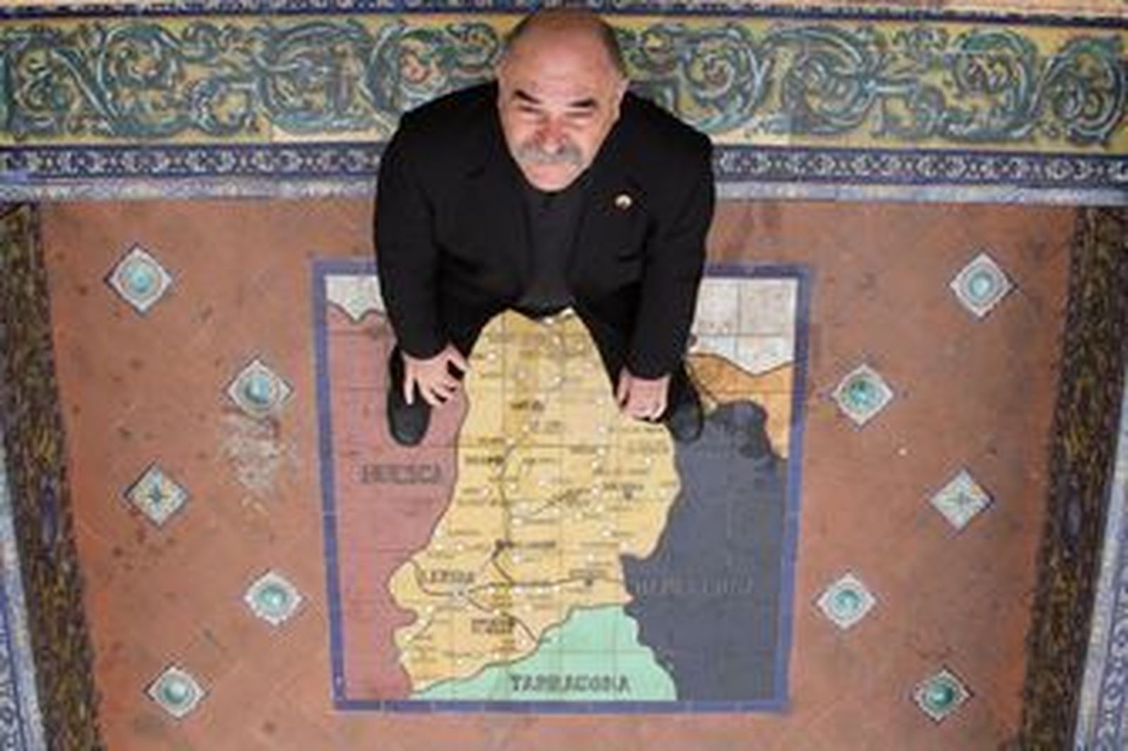 Un tricornio en la columa Durruti