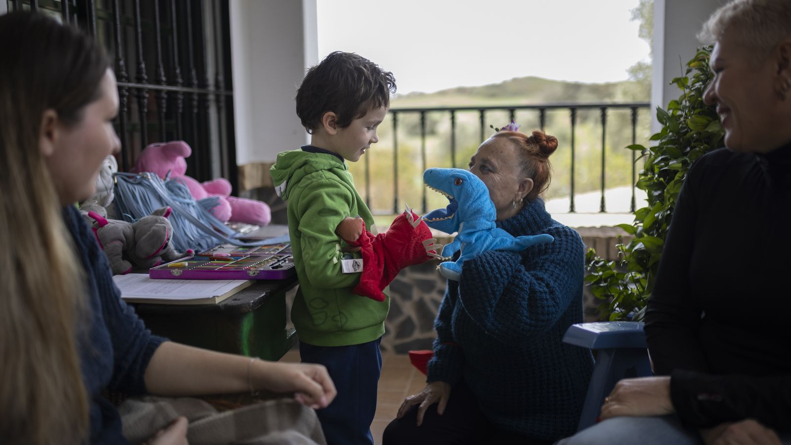 Una de las familias ucranianas llegadas a Huelva tras la invasión rusa.