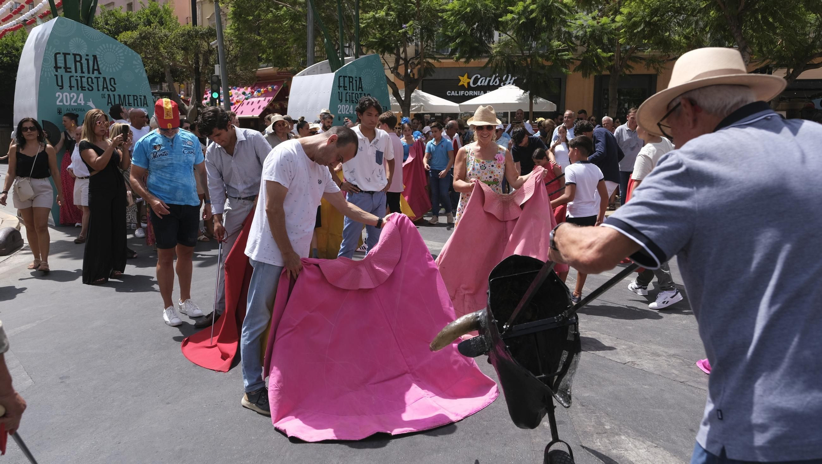 Exhibición de toreo de salón de la Escuela Taurina de Almería, en imágenes