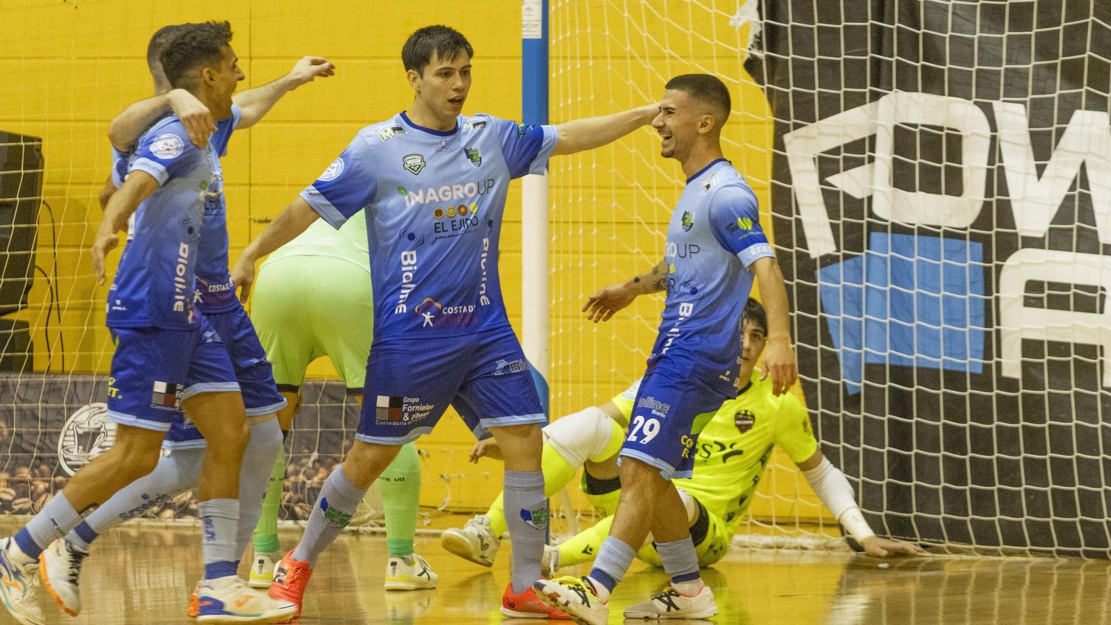 Nico Rosa celebra uno de sus tantos en la victoria de los ejidenses frente al Levante.