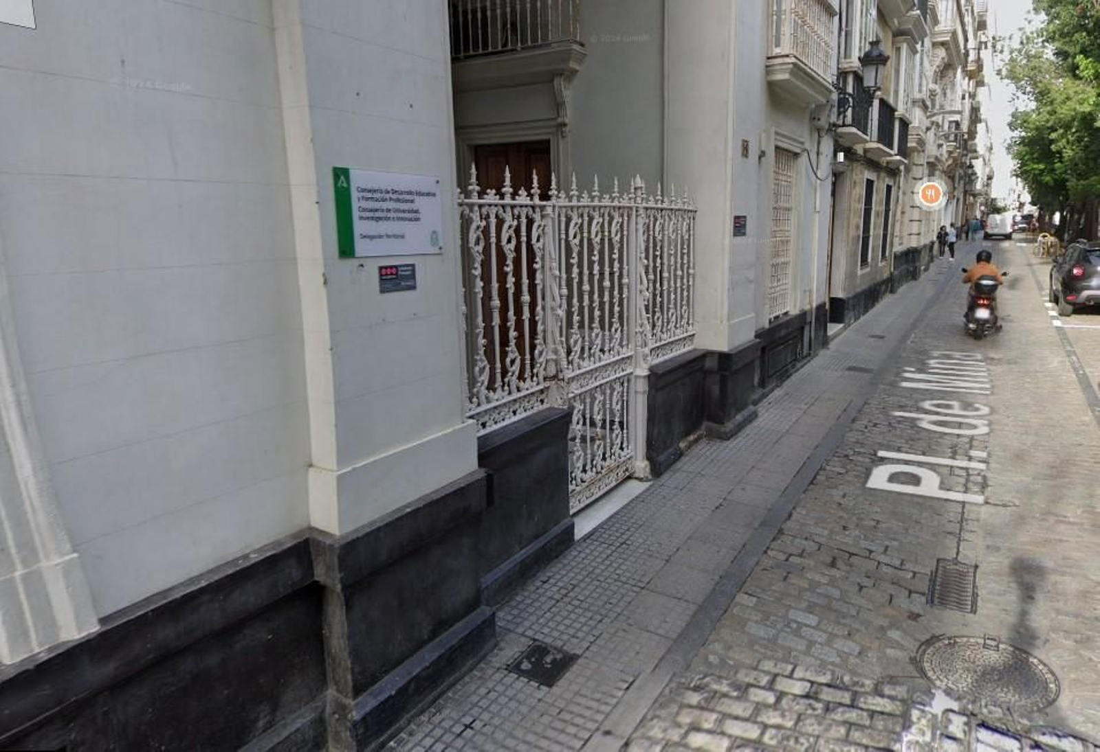 Sede de la delegación territorial de Educación, en Cádiz.