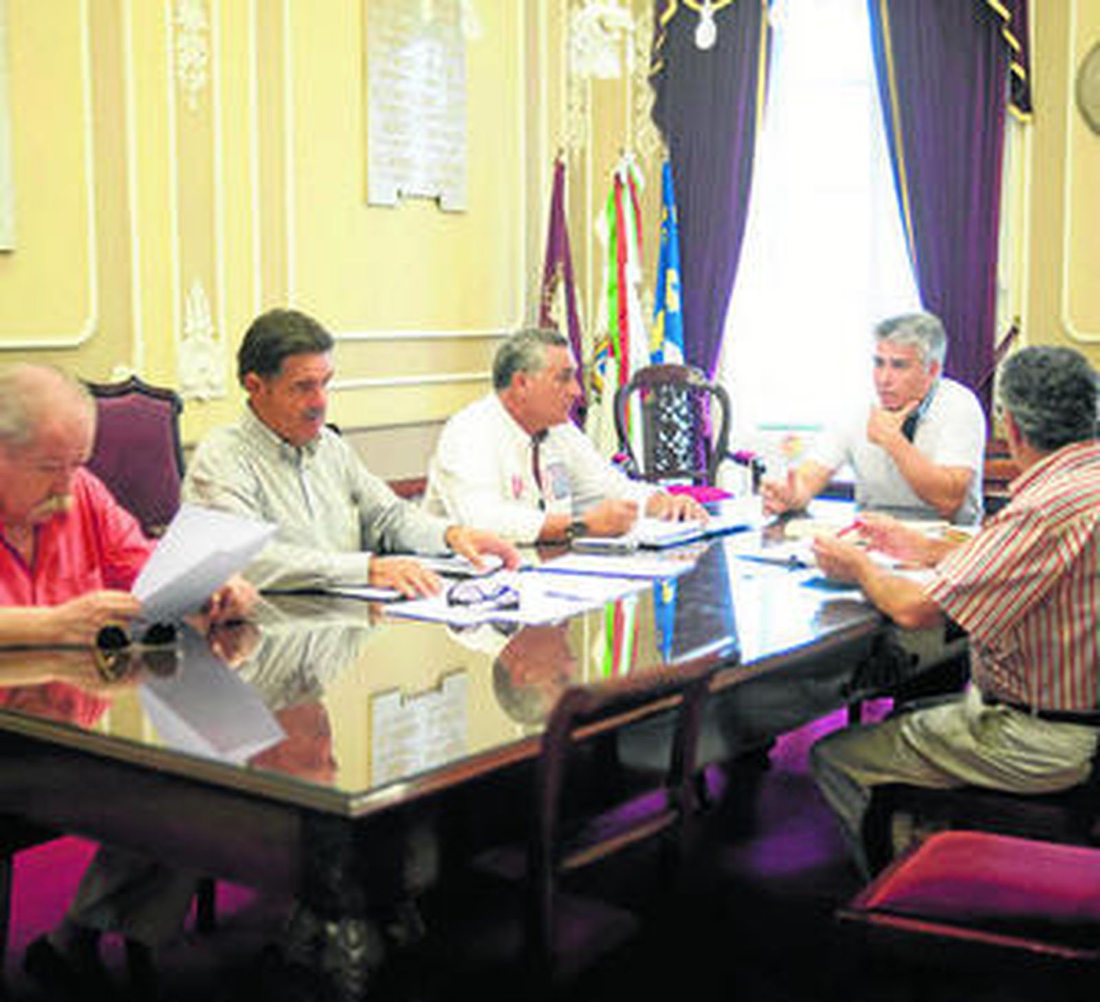 La reunión de la junta ejecutiva del concurso se celebró en el Ayuntamiento.