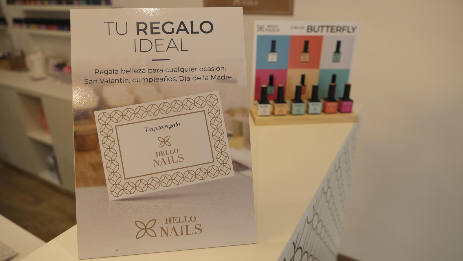 Imágenes de la nueva franquicia de Hello Nails en Almería