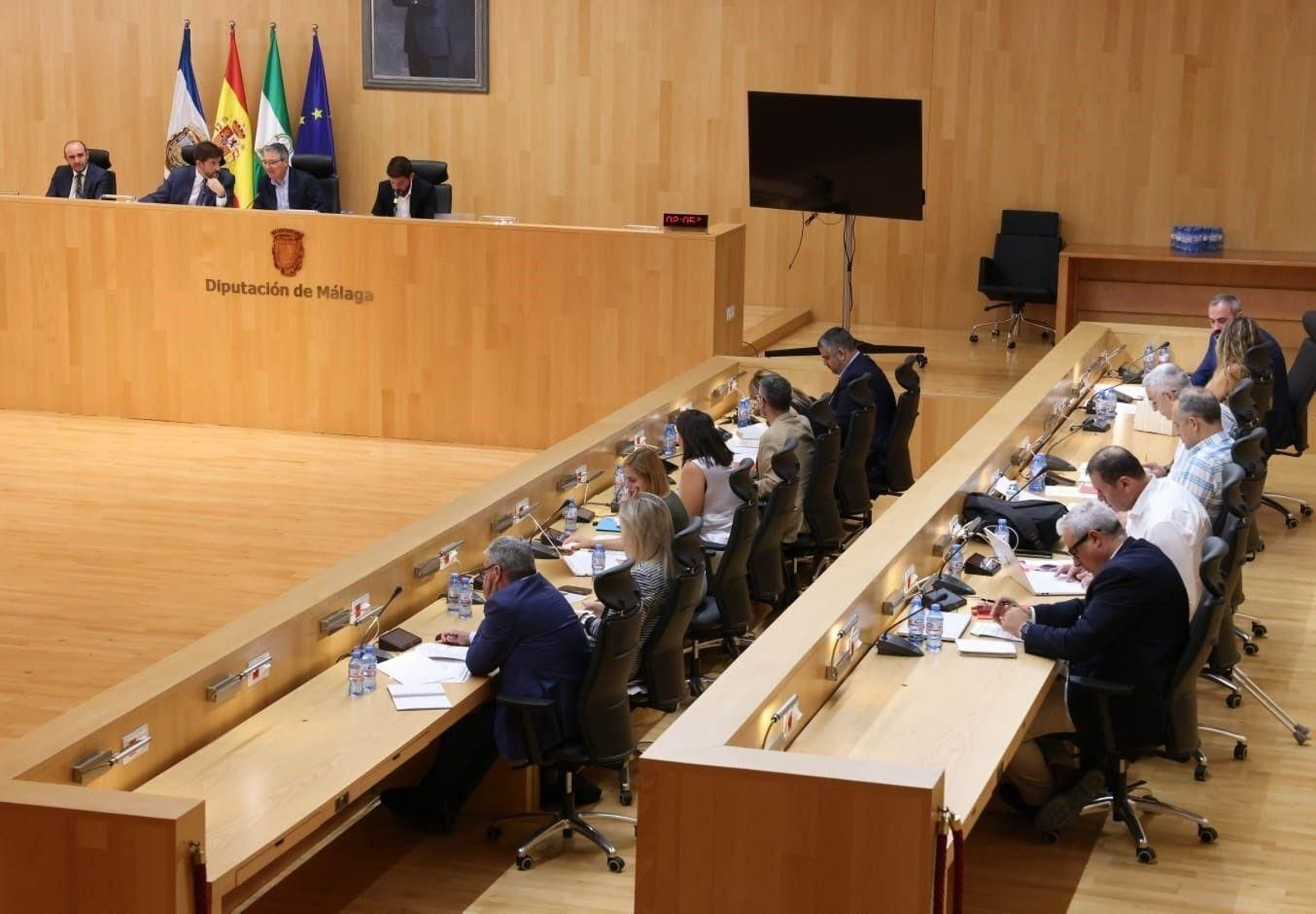 Un instante del primer pleno ordinario del curso político de la Diputación, este miércoles.