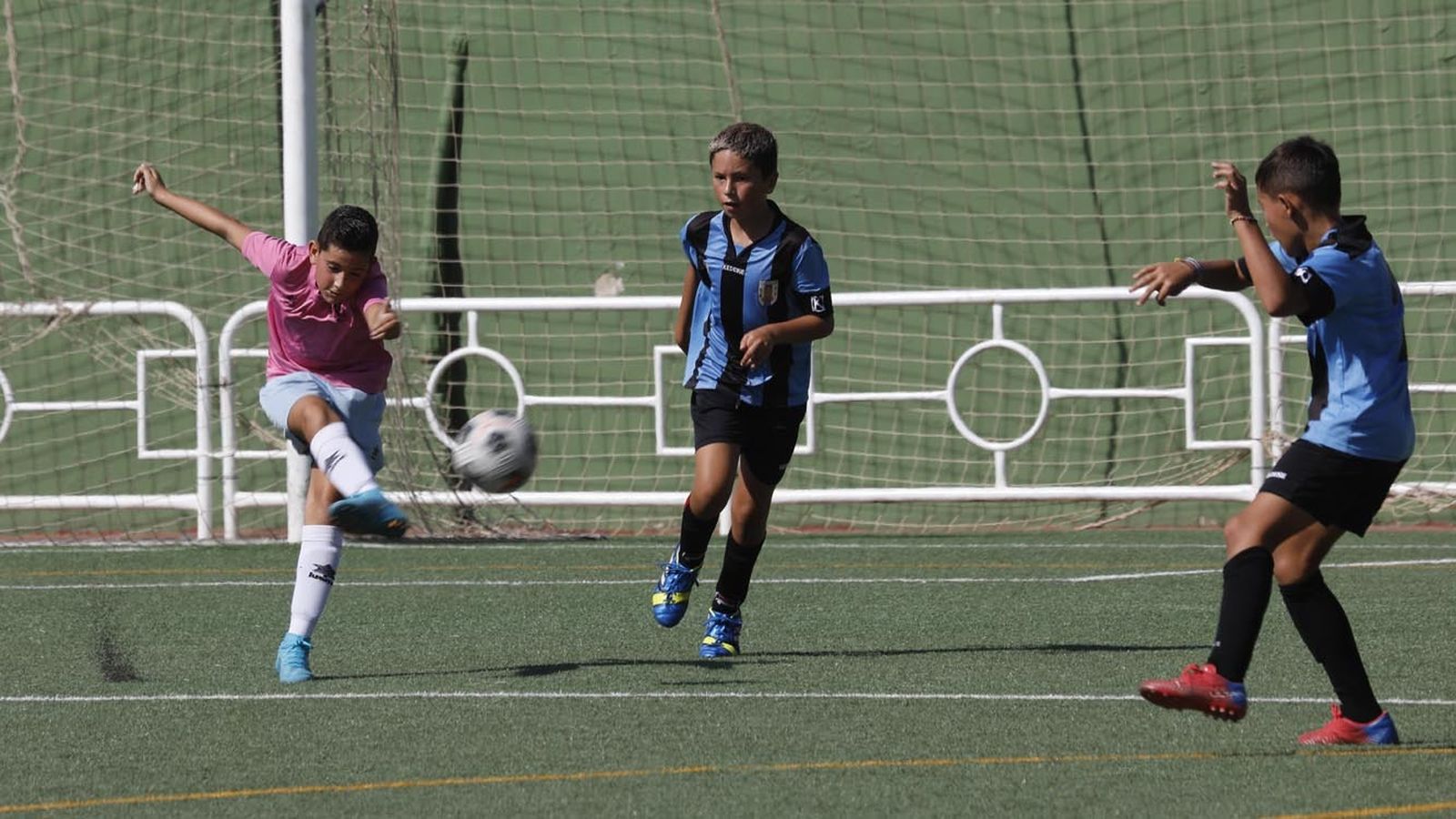 Las fotos del Torneo de alevines en el campo de Los Olivíllos en San Roque