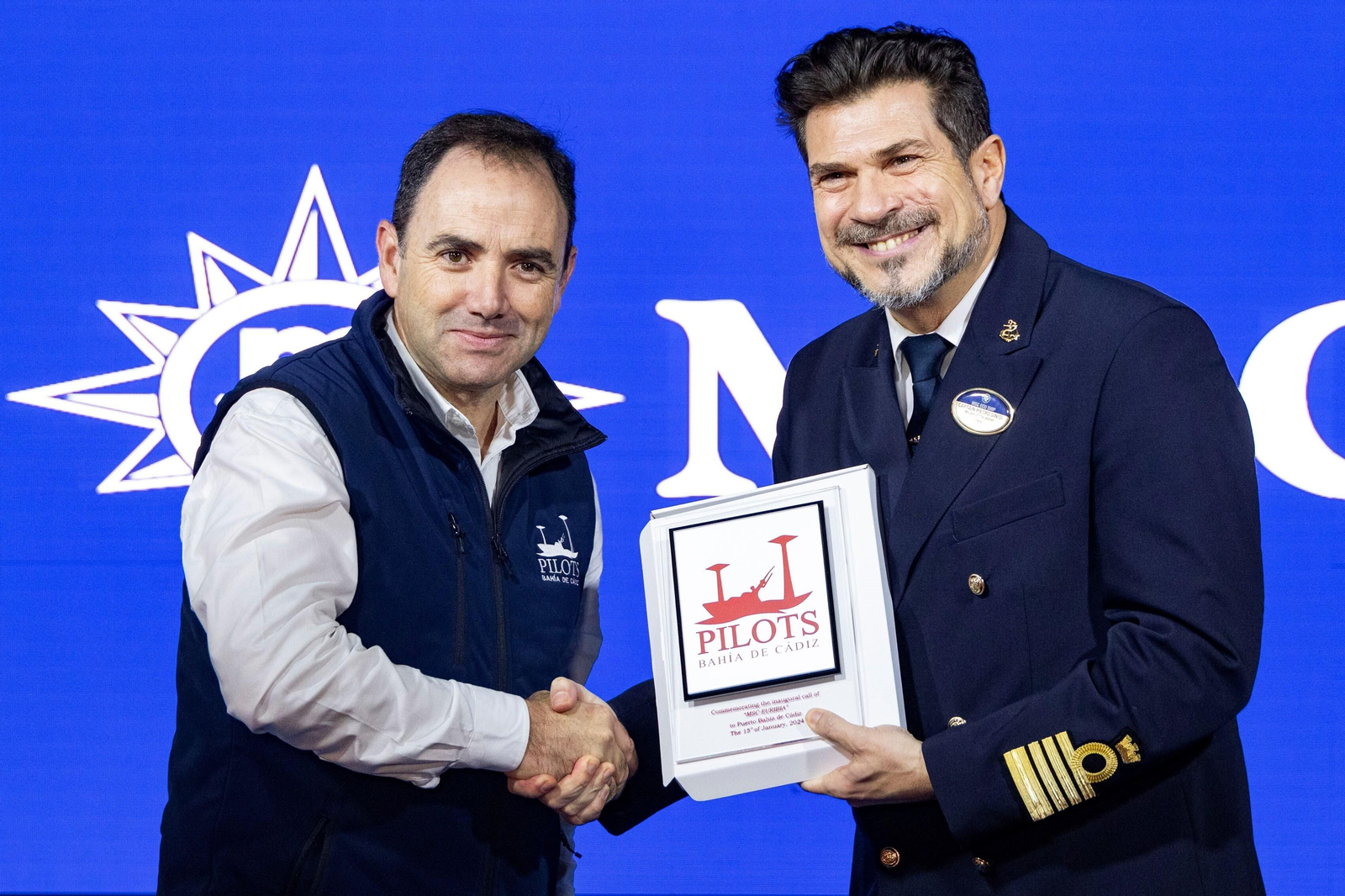 Imágenes de la visita del crucero MSC Euribia al puerto de Cádiz