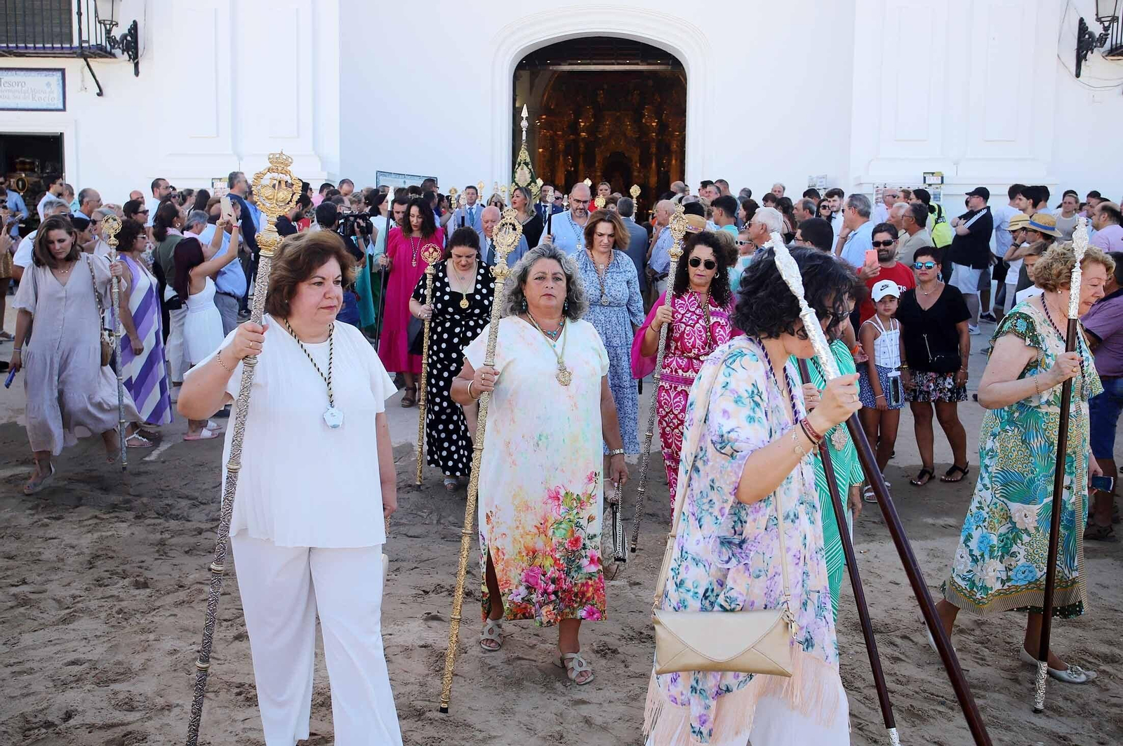 Imágenes de la procesión eucarística y solemne Función del Voto en El Rocío Chico