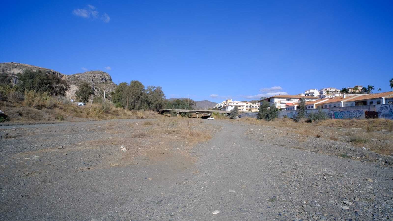 El arroyo Totalán marca el límite entre Málaga y Rincón de la Victoria.