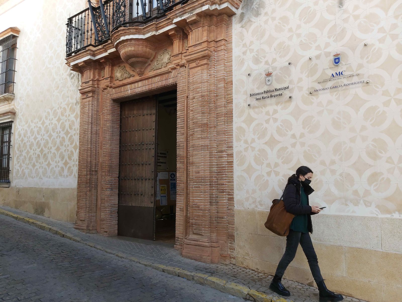 Biblioteca municipal José María Requena de Carmona.