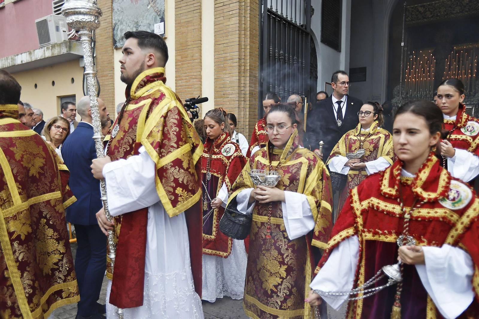 Imágenes de la salida extraordinaria de la Virgen del Rocío y Esperanza