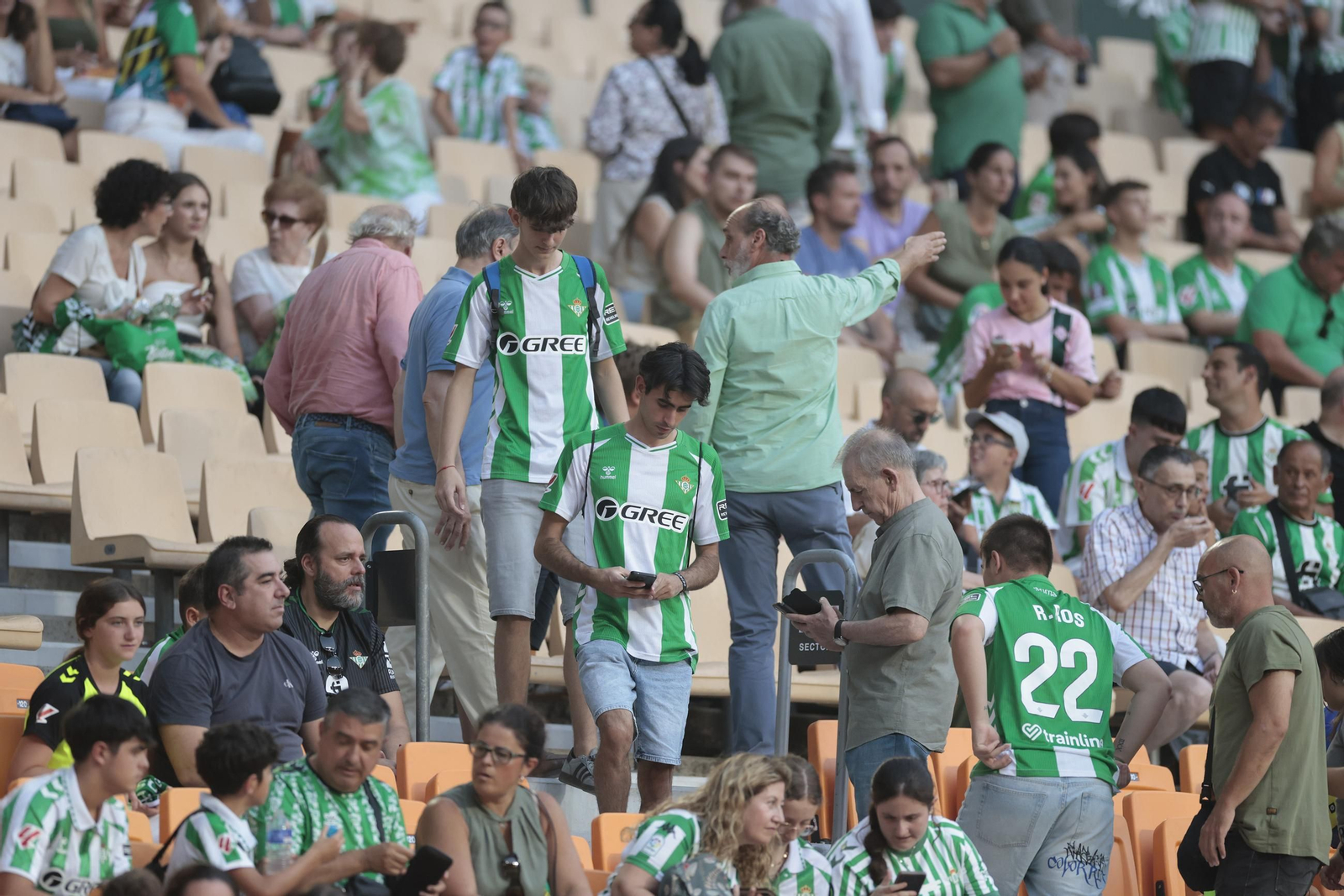 Búscate en las fotos del Betis - Alavés