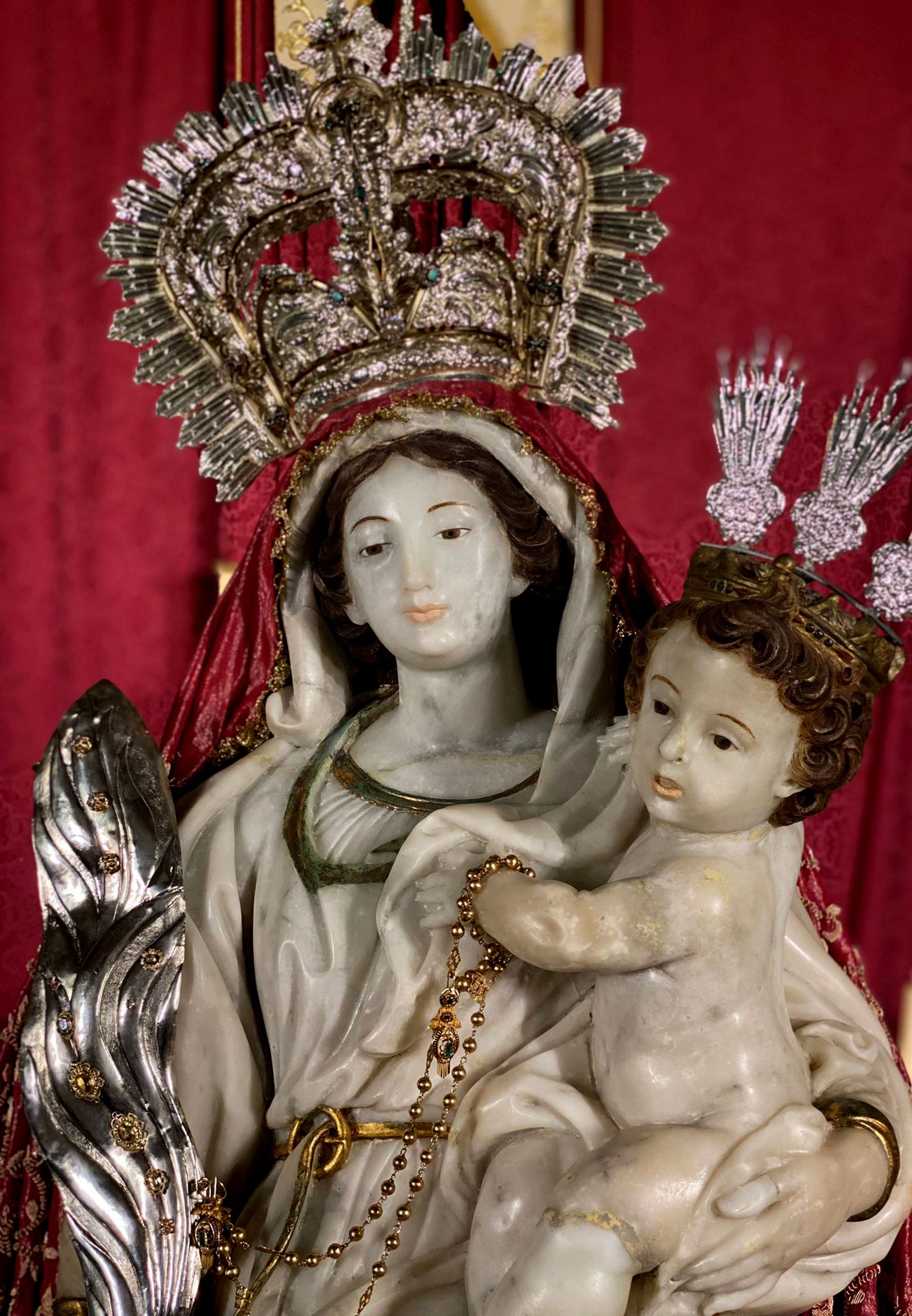 Imagen de la Nuestra Señora de la Palma, del siglo XVIII, que se venera en la actualidad en su iglesia algecireña.