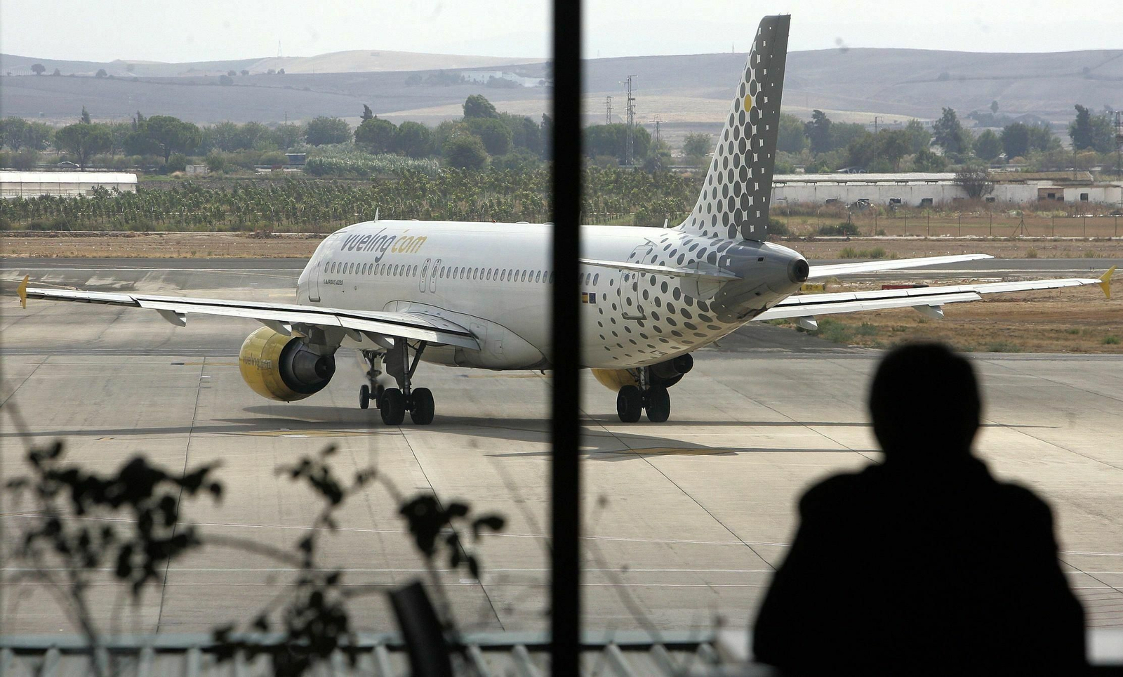 Un avión, tras aterrizar en Jerez.