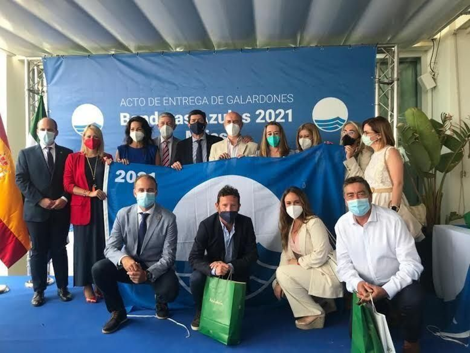 Recogida de los galardones en Mijas