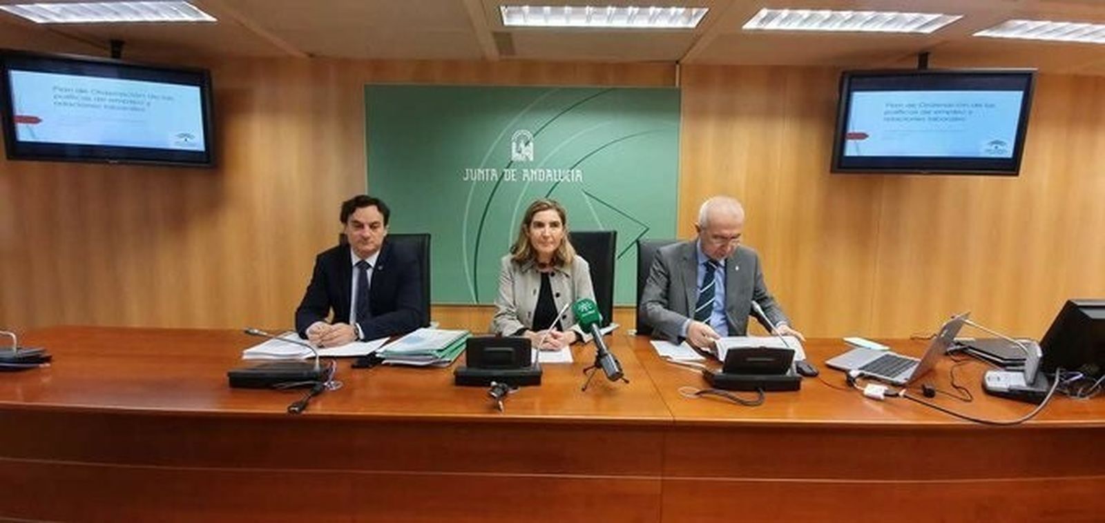 La consejera de Empleo, Rocío Blanco, en rueda de prensa.