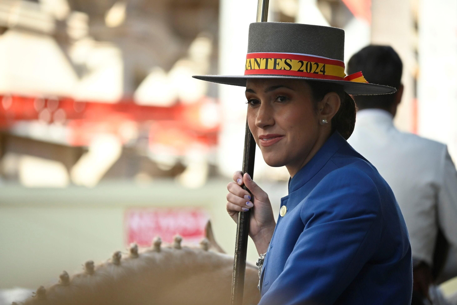 Imágenes de los peregrinos de la Hermandad de Emigrantes en su salida por las calles de Huelva