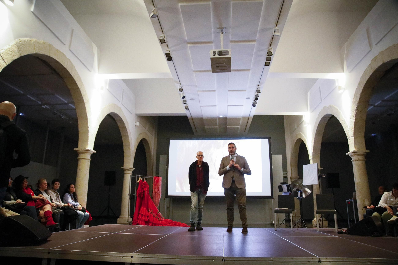 El Centro Andaluz de la Fotografía de Almería presenta el calendario 2025 con la actuación de la bailaora María Moreno, en imágenes