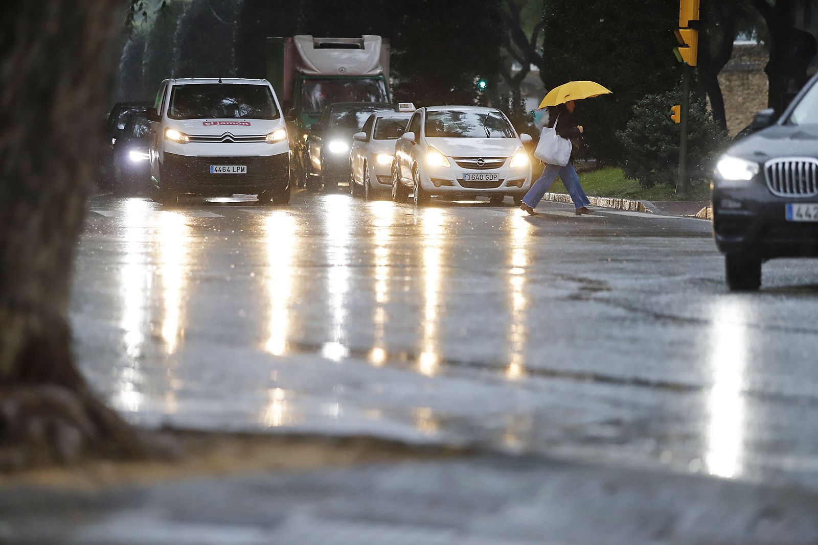 imágenes de la lluviosa mañana en Huelva