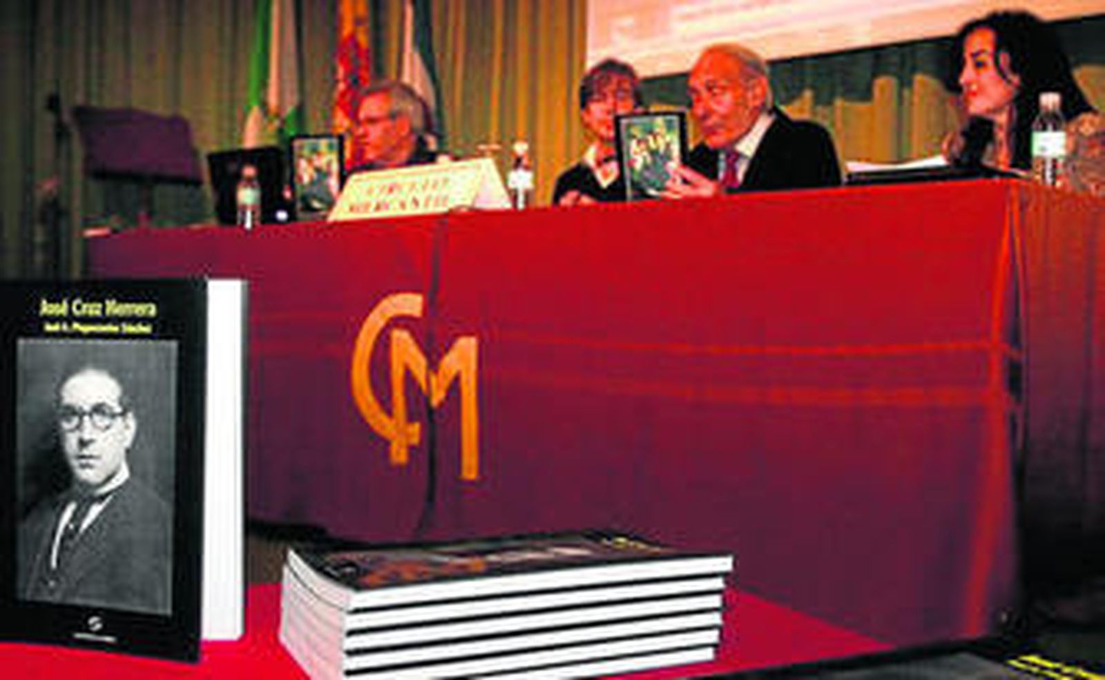 Imagen de la presentación del libro 'José Cruz Herrera', ayer.