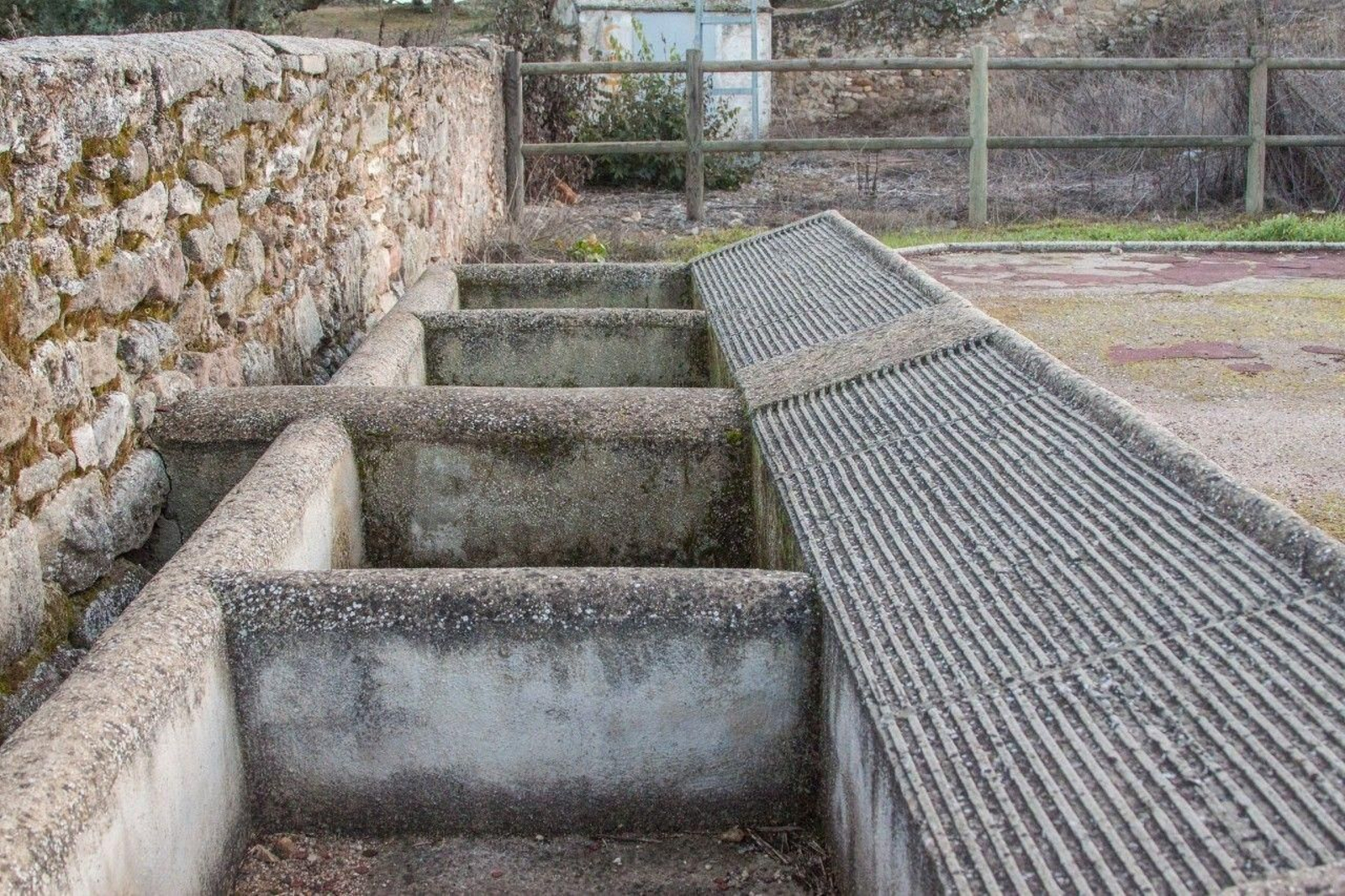 Lavadero Fuente Larga en Espeluy. Lavadero Fuente Larga en Espeluy.