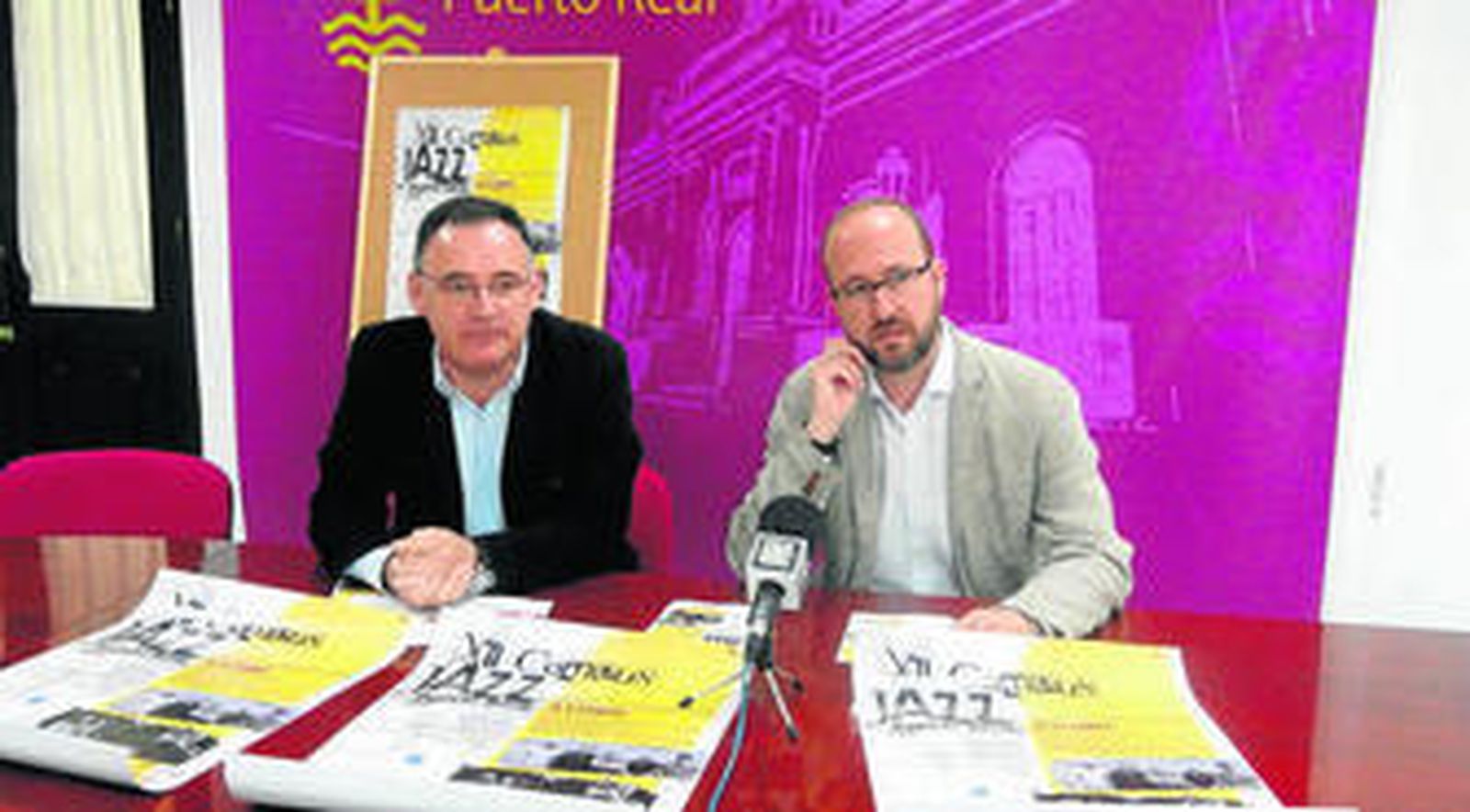 Salvador Catalán, de la UCA, y Manuel Izco, del Ayuntamiento de Puerto Real, en la presentación de Campus Jazz.